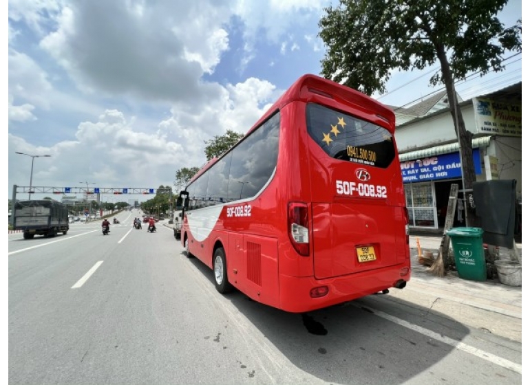 Xe 29 Chỗ Bầu hơi